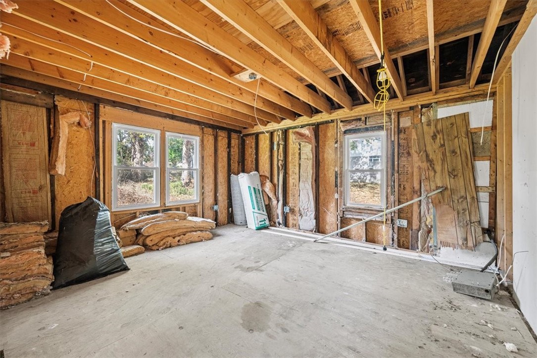 1211 Anderson Rd