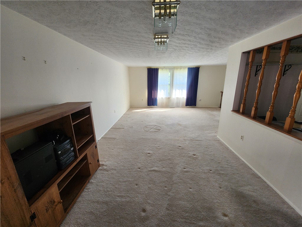 111 Cresent Dr