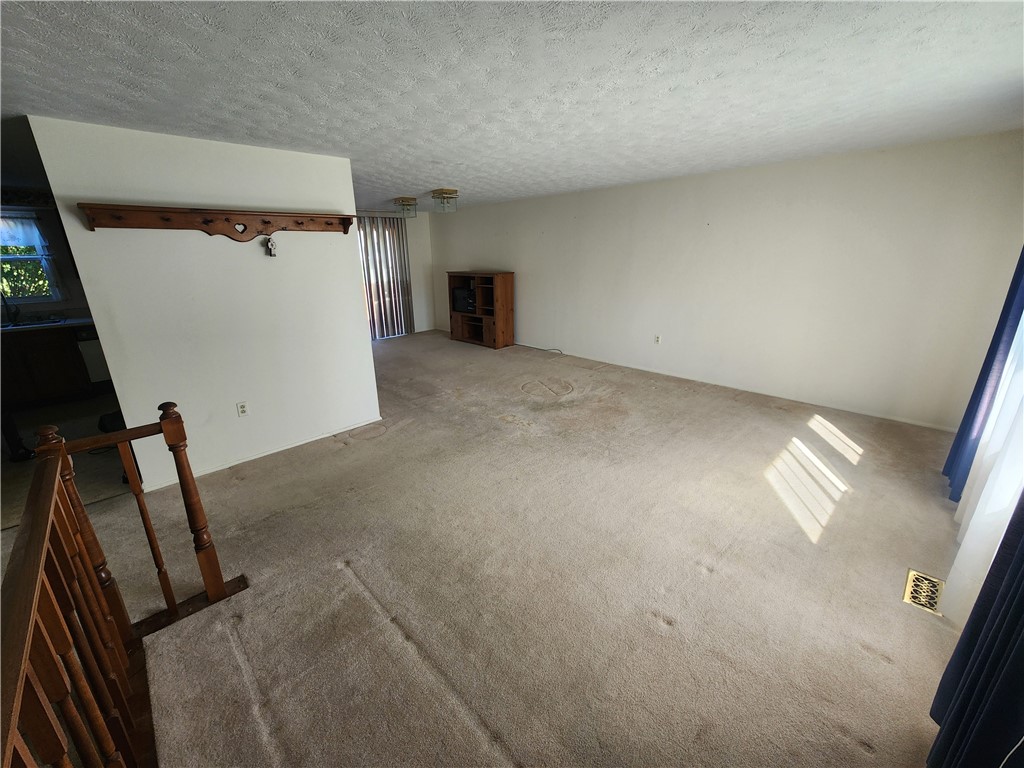 111 Cresent Dr