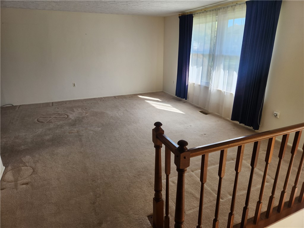 111 Cresent Dr