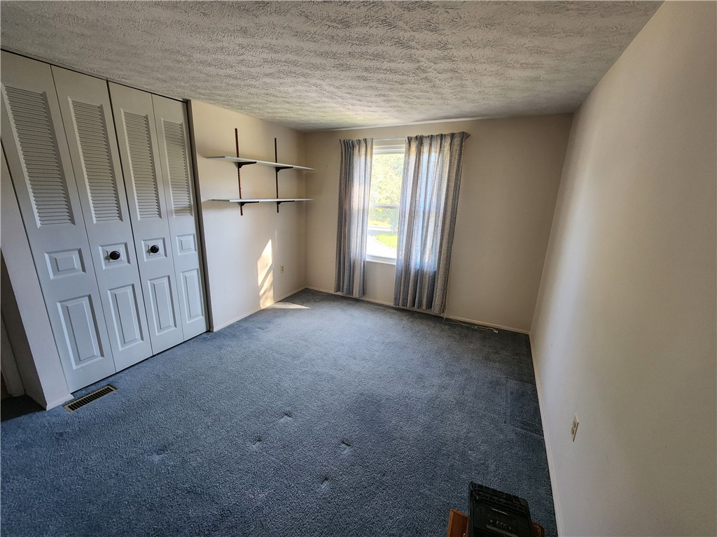 111 Cresent Dr