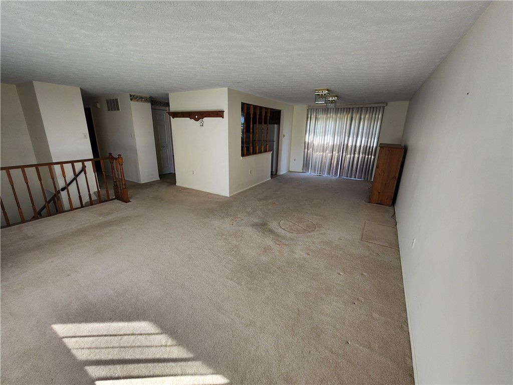 111 Cresent Dr