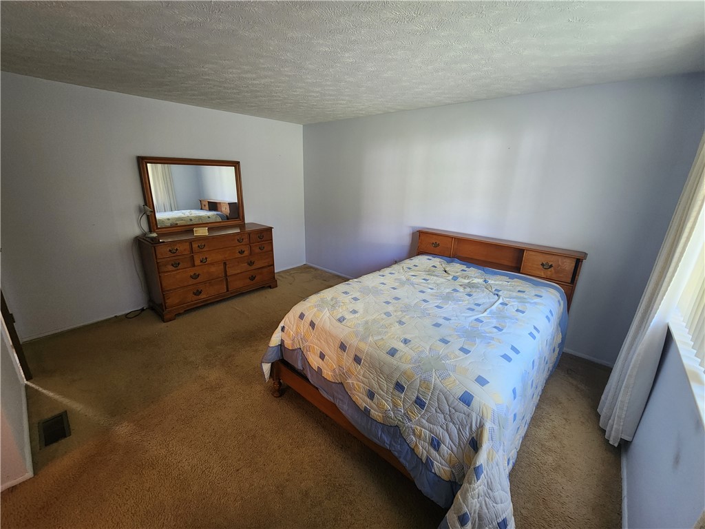 111 Cresent Dr