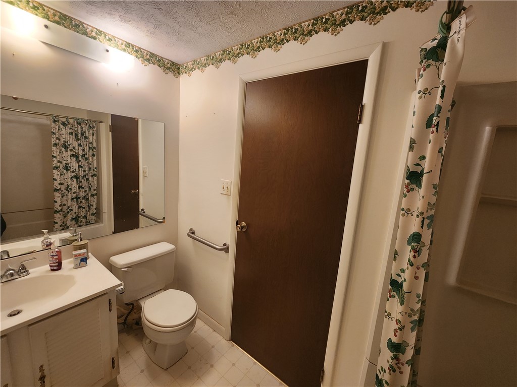 111 Cresent Dr