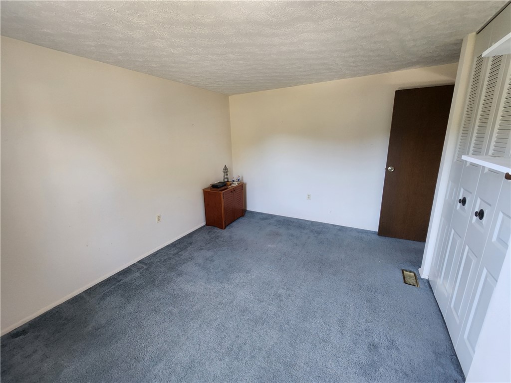 111 Cresent Dr