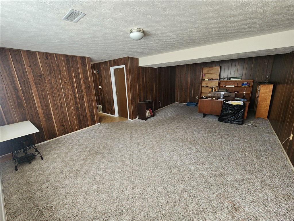 111 Cresent Dr