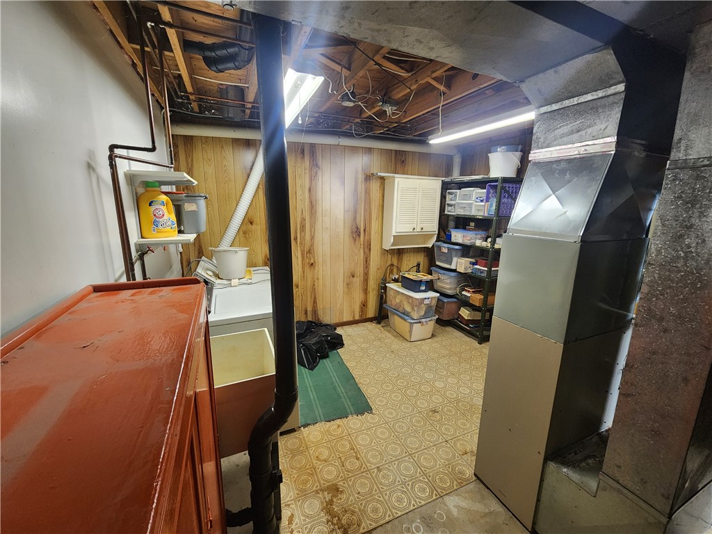 111 Cresent Dr