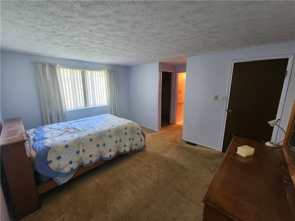 111 Cresent Dr