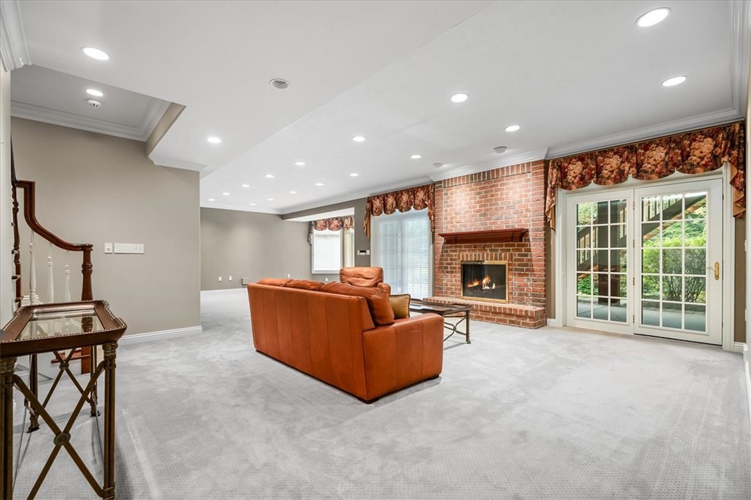 211 Whetherburn Dr