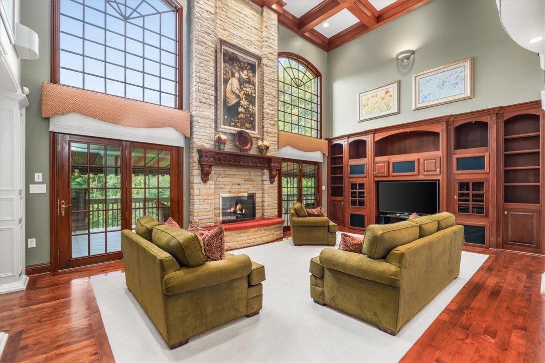 211 Whetherburn Dr