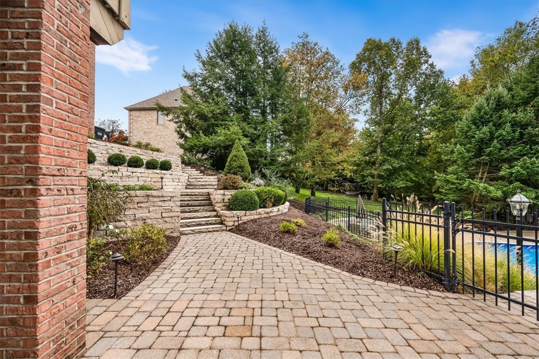 211 Whetherburn Dr