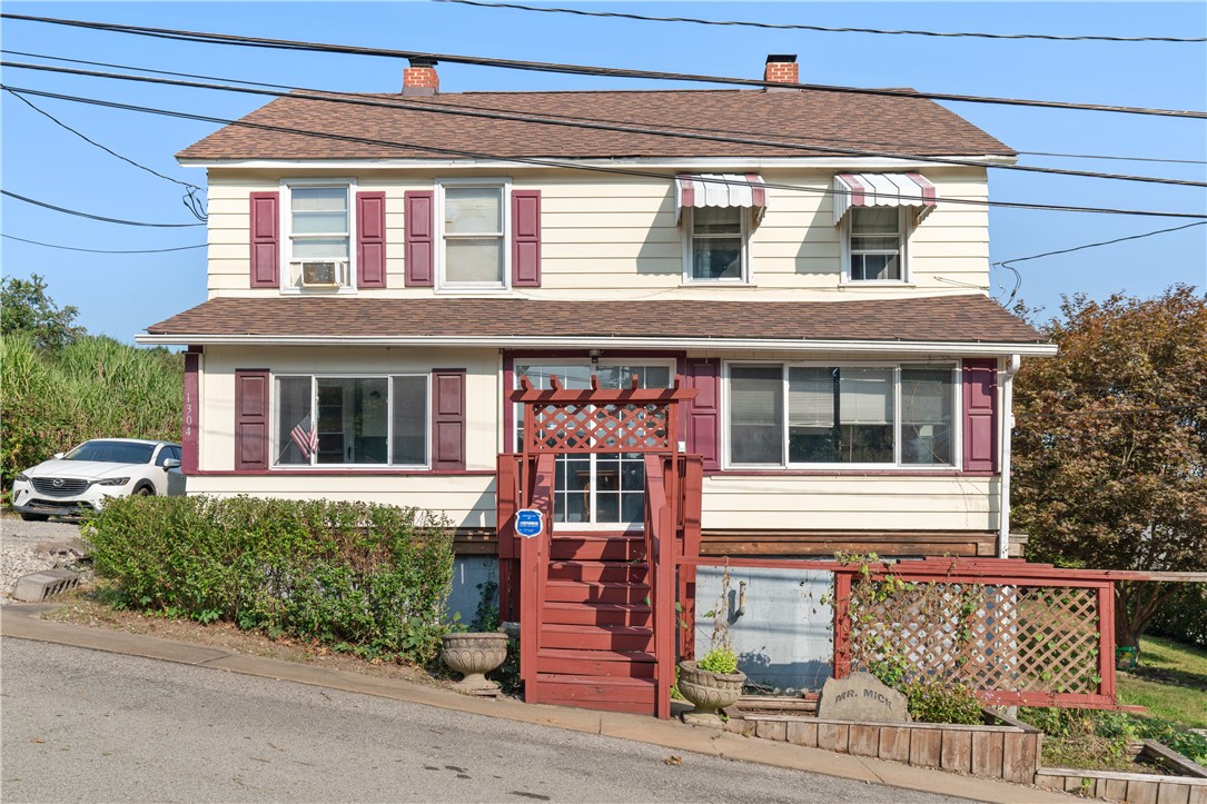 1302 1304 Macarthur Dr