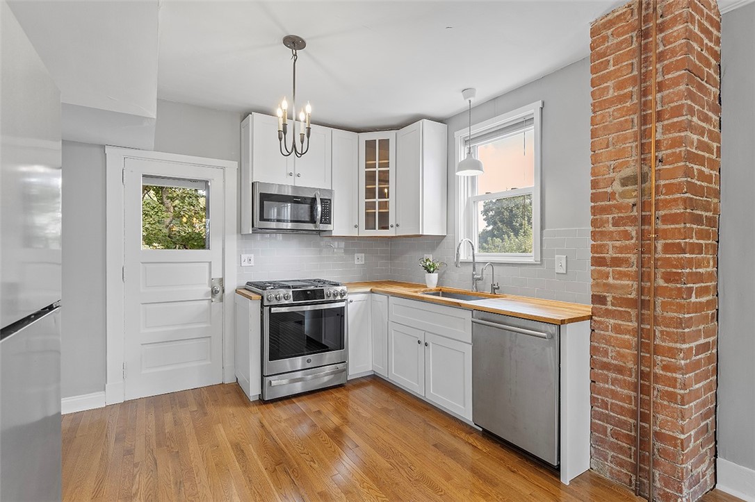 9 E Forest Ave