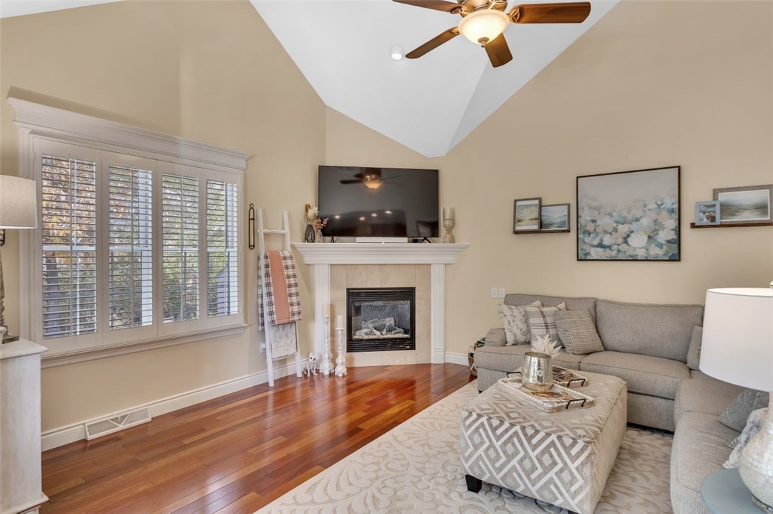 101 Redmond Ct