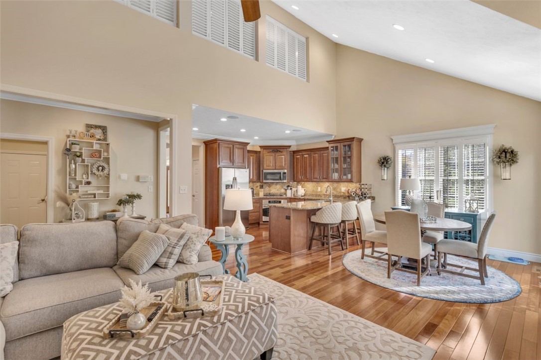 101 Redmond Ct
