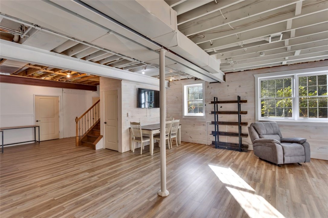 101 Redmond Ct