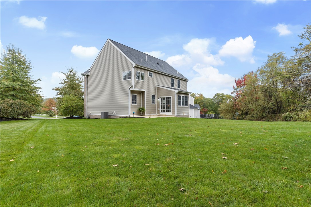 1803 N Hawthorn Ct