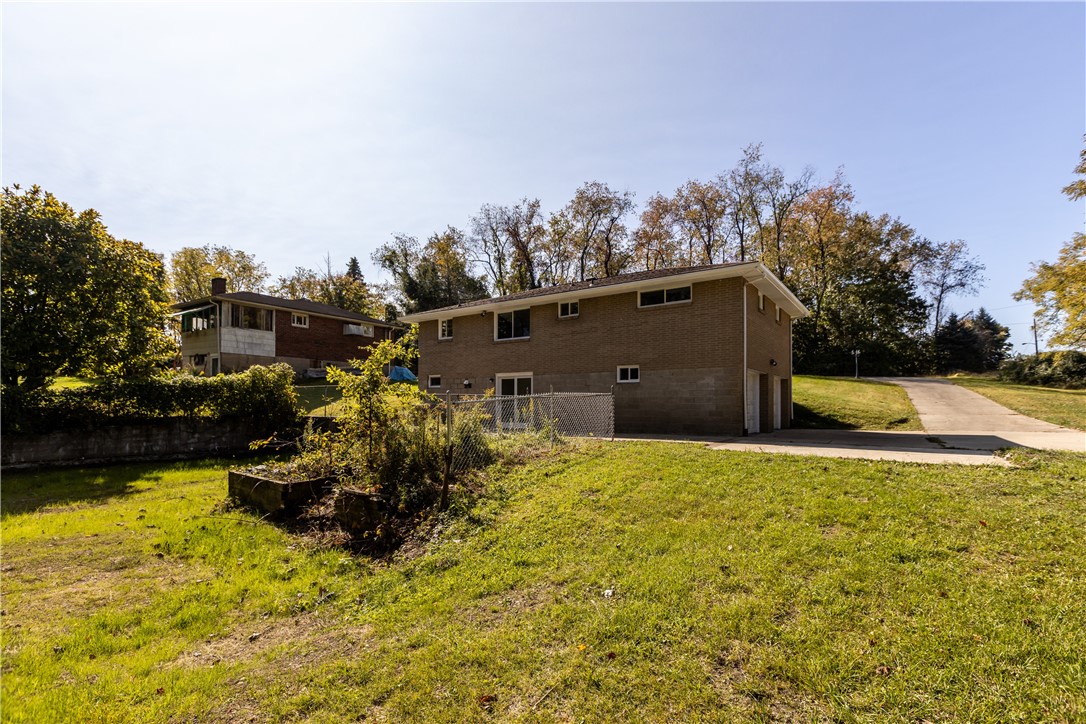 1815 Rose Arbor Ave