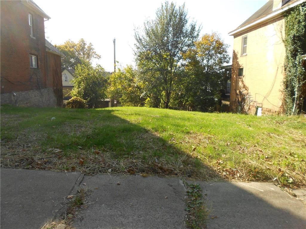 218 Jucunda St