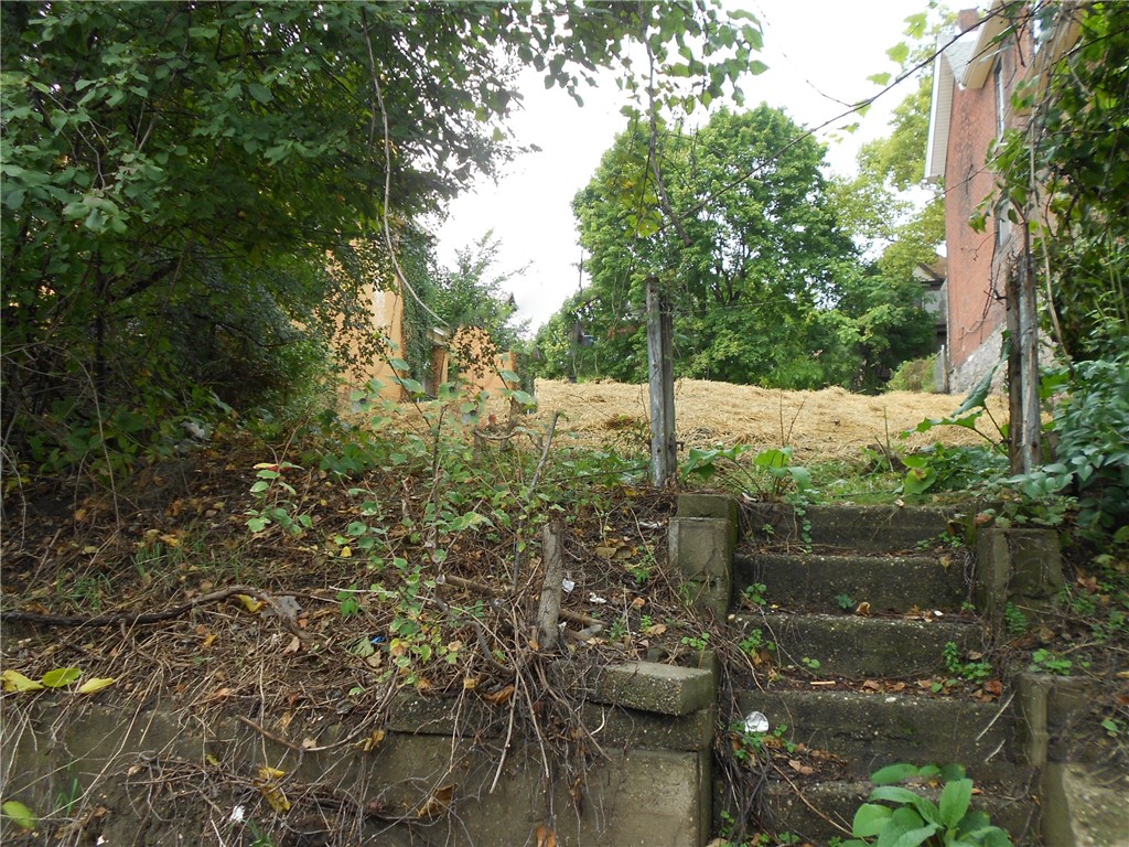 218 Jucunda St