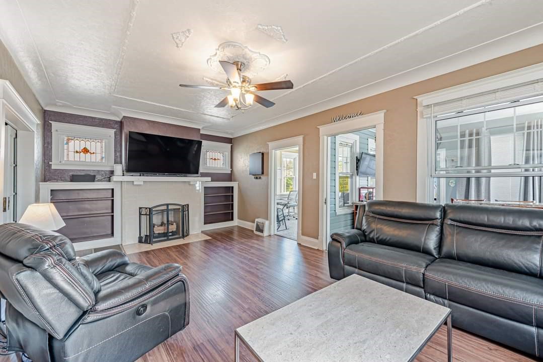 1134 Lincoln Way