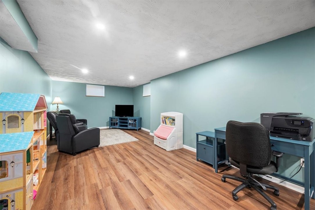 179 Roswin Dr