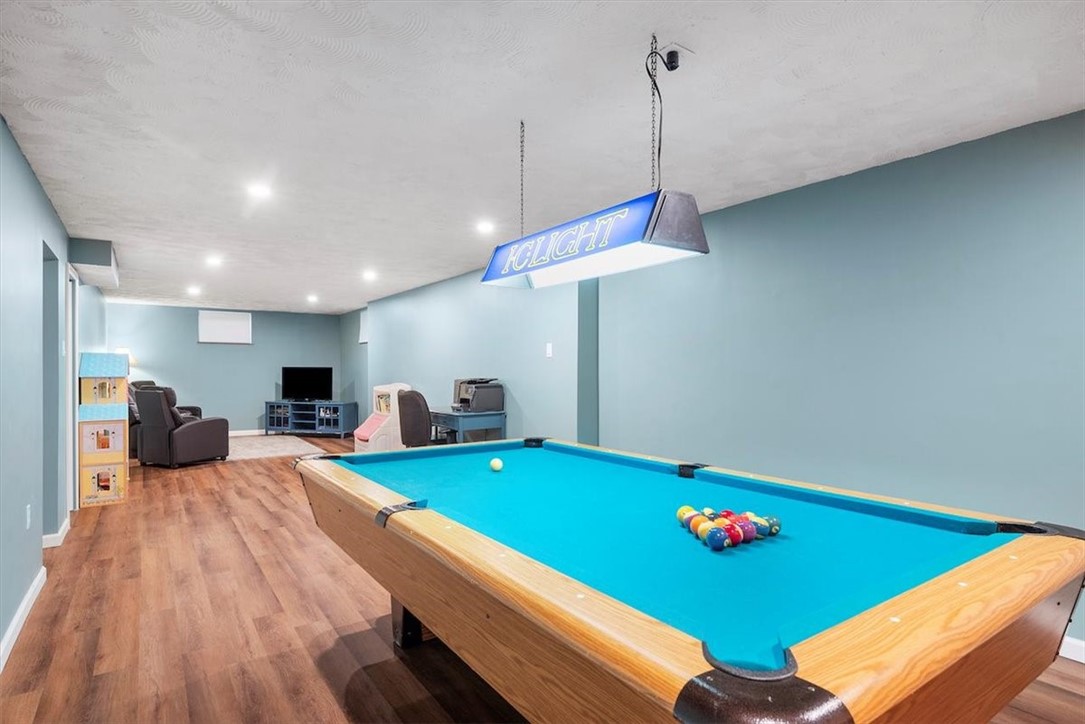 179 Roswin Dr