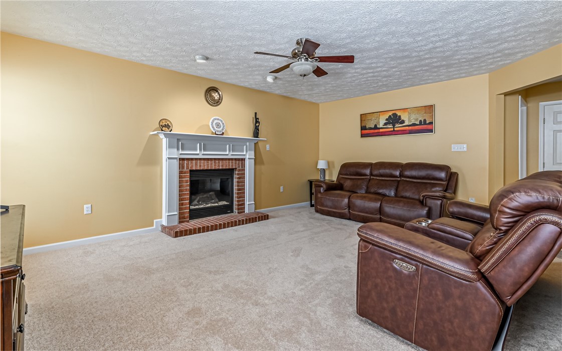 612 Meghan Ct
