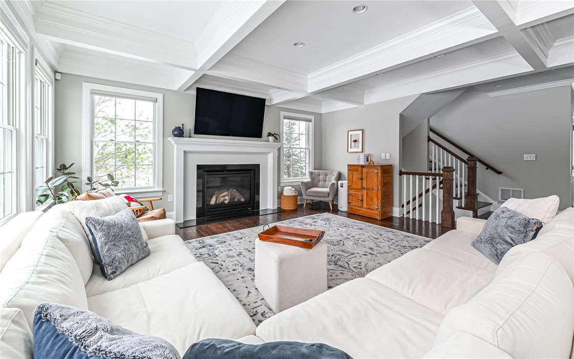 211 Tamarack Dr