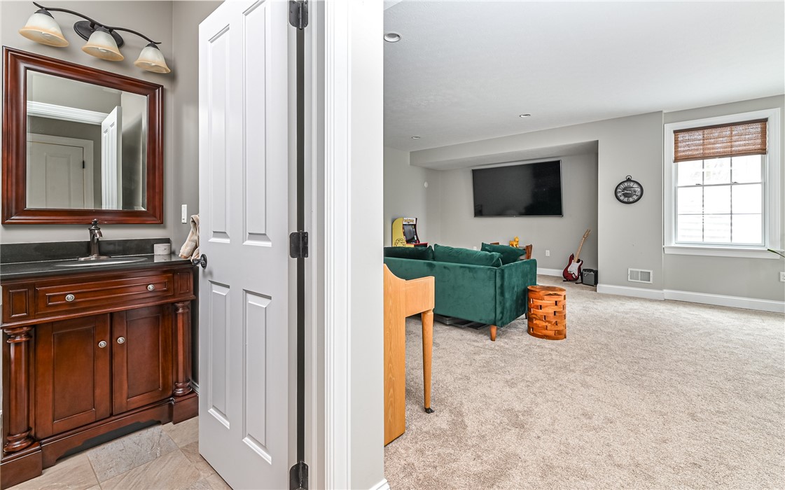 211 Tamarack Dr