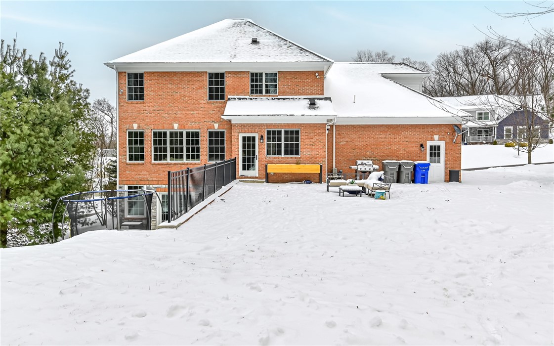 211 Tamarack Dr