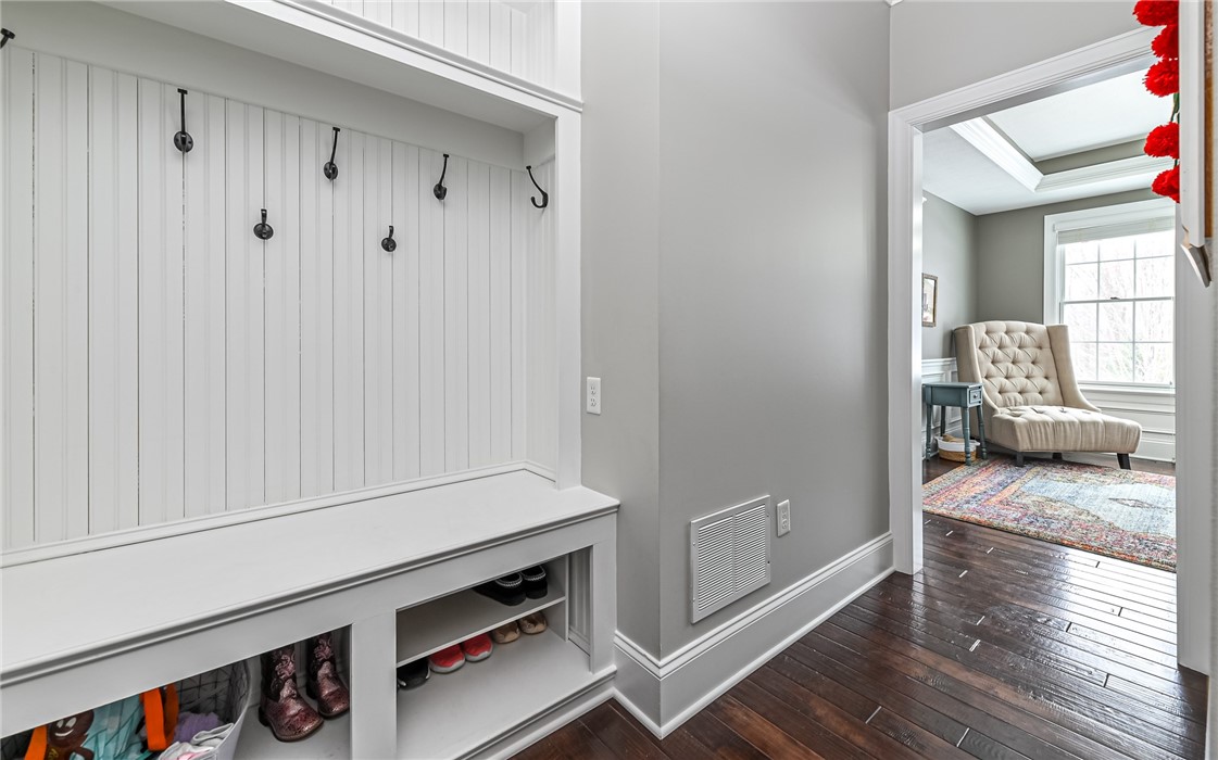 211 Tamarack Dr