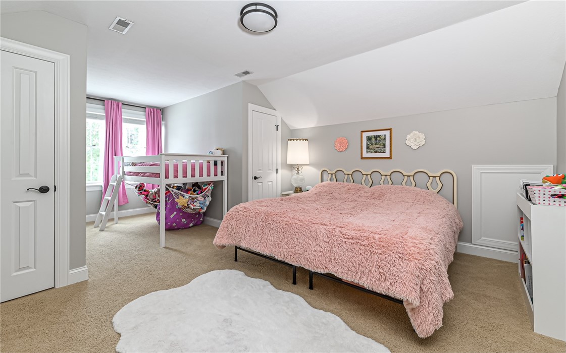 211 Tamarack Dr