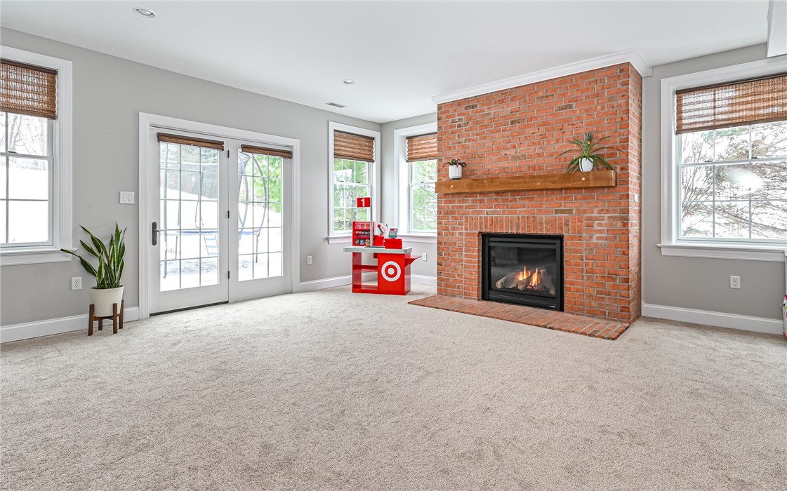 211 Tamarack Dr