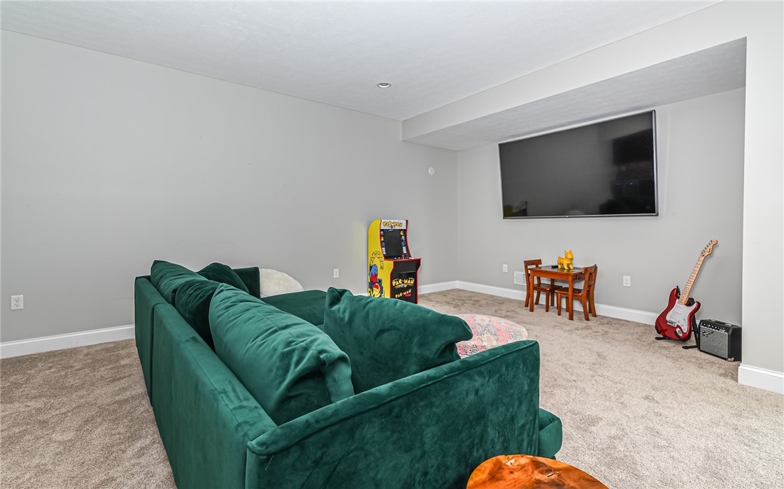 211 Tamarack Dr
