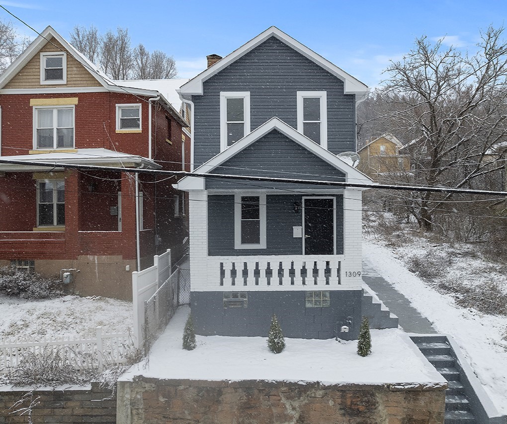 1309 Bell Ave