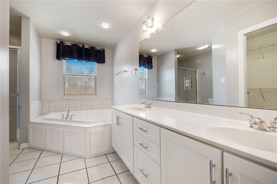 102 Evan Ct