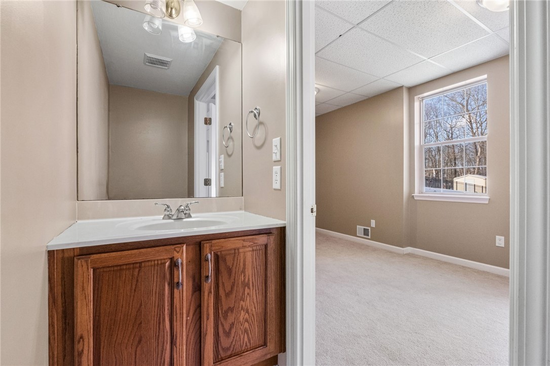 102 Evan Ct