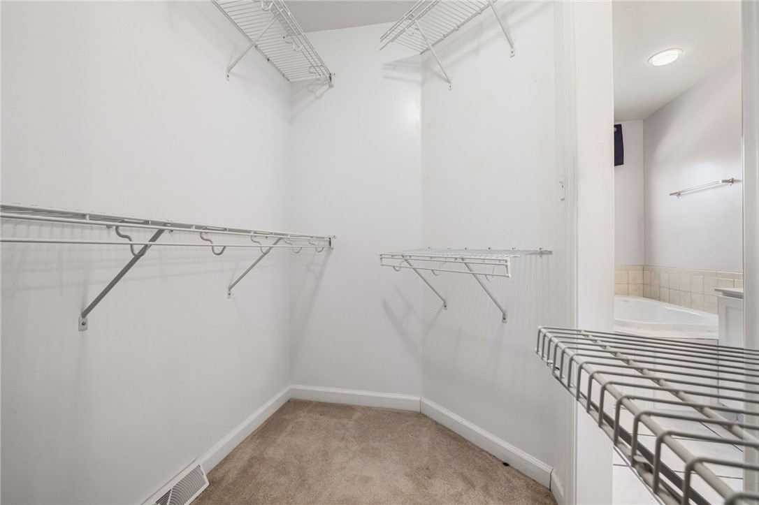 102 Evan Ct