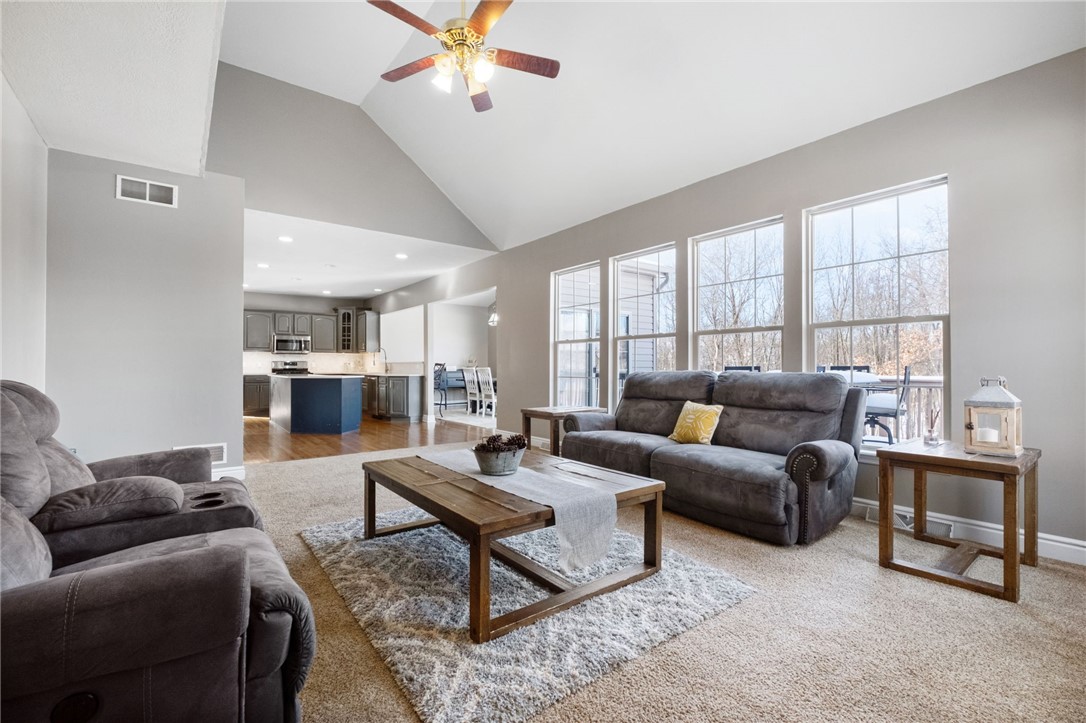 102 Evan Ct