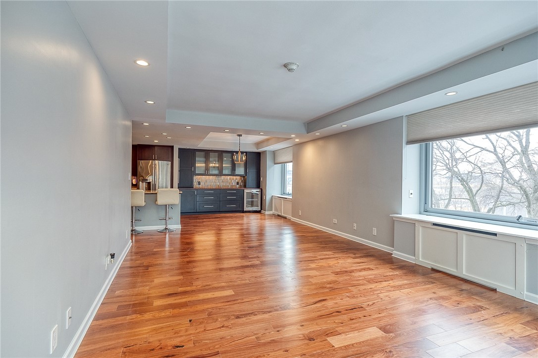 320 Fort Duquesne Blvd 4L