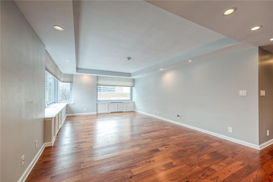 320 Fort Duquesne Blvd 4L