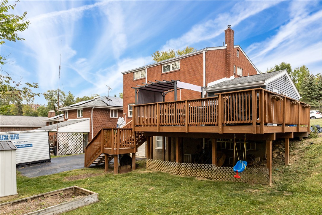 300 Larch Ln