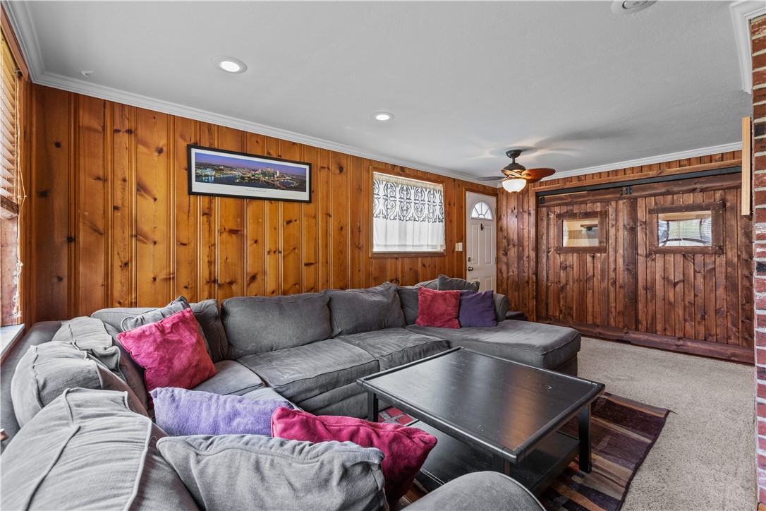 300 Larch Ln