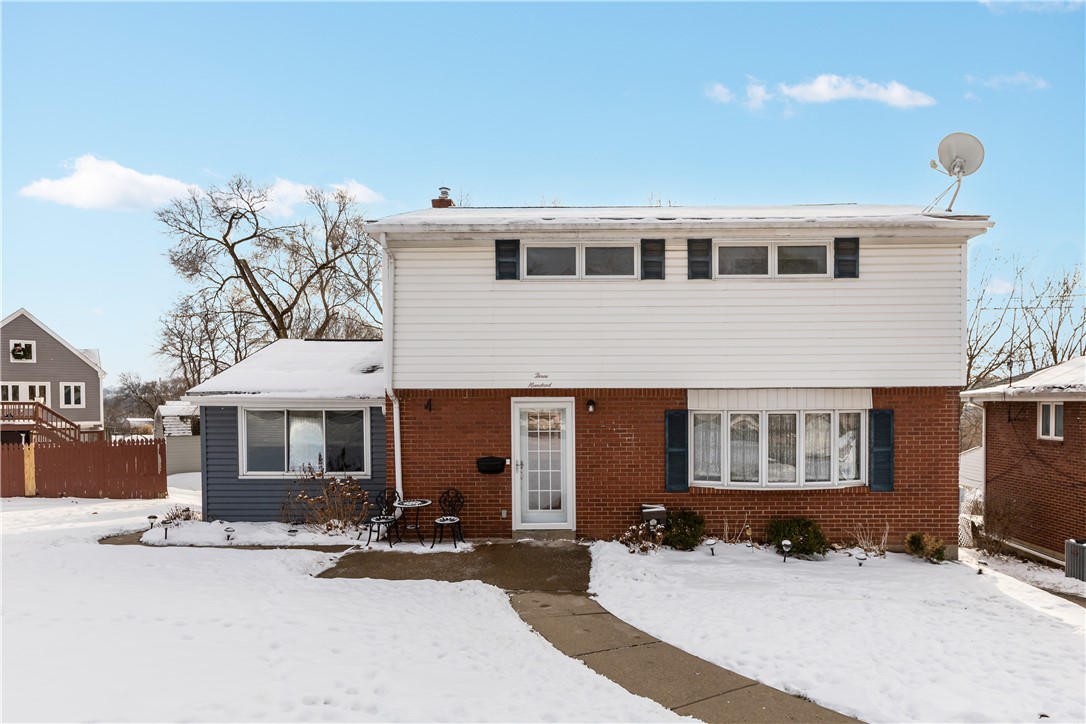 300 Larch Ln