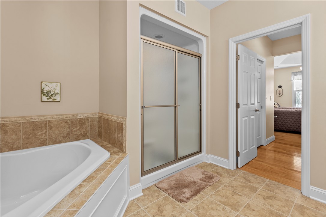 2201 Ambassador Ln