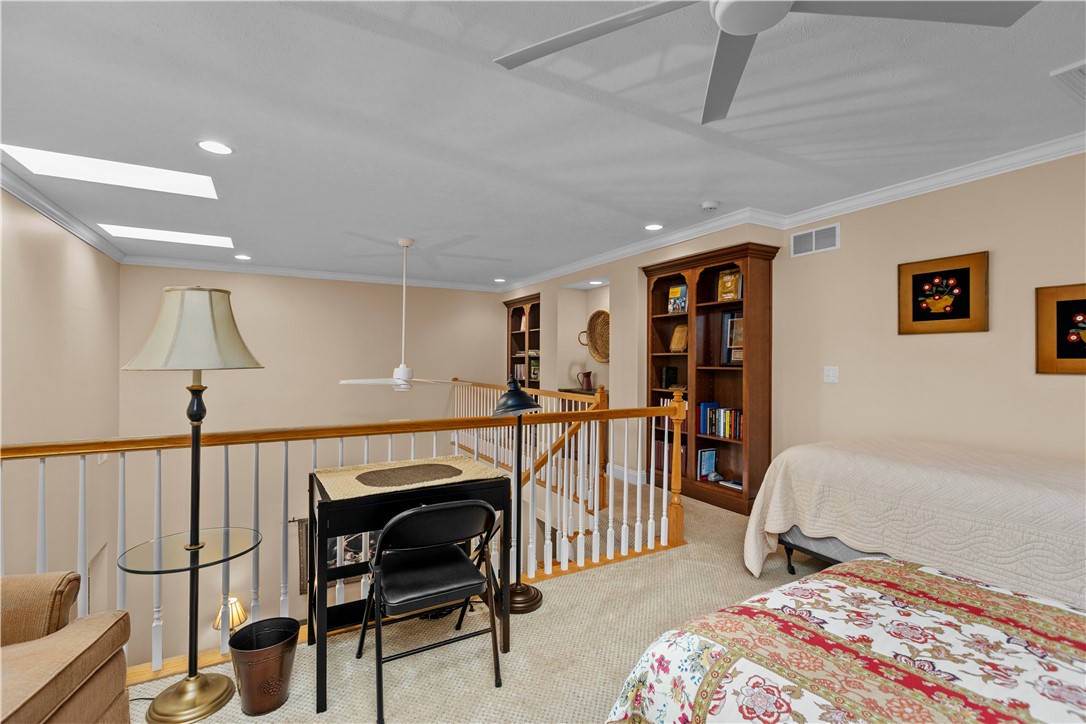 2201 Ambassador Ln