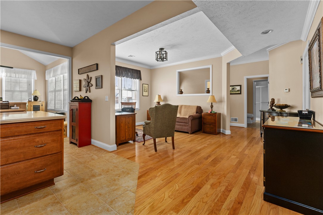 2201 Ambassador Ln