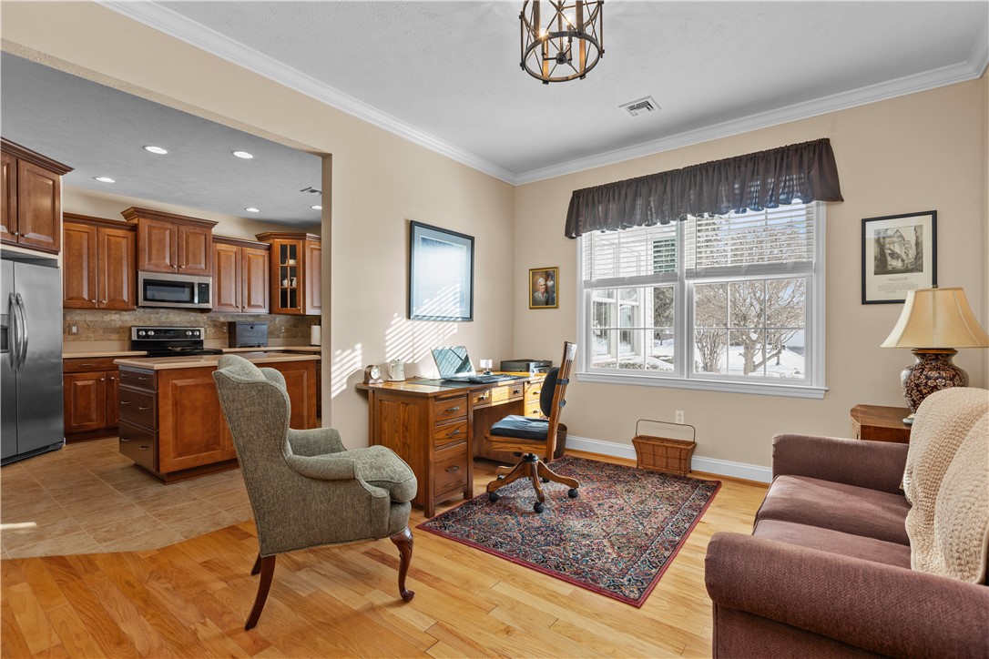2201 Ambassador Ln