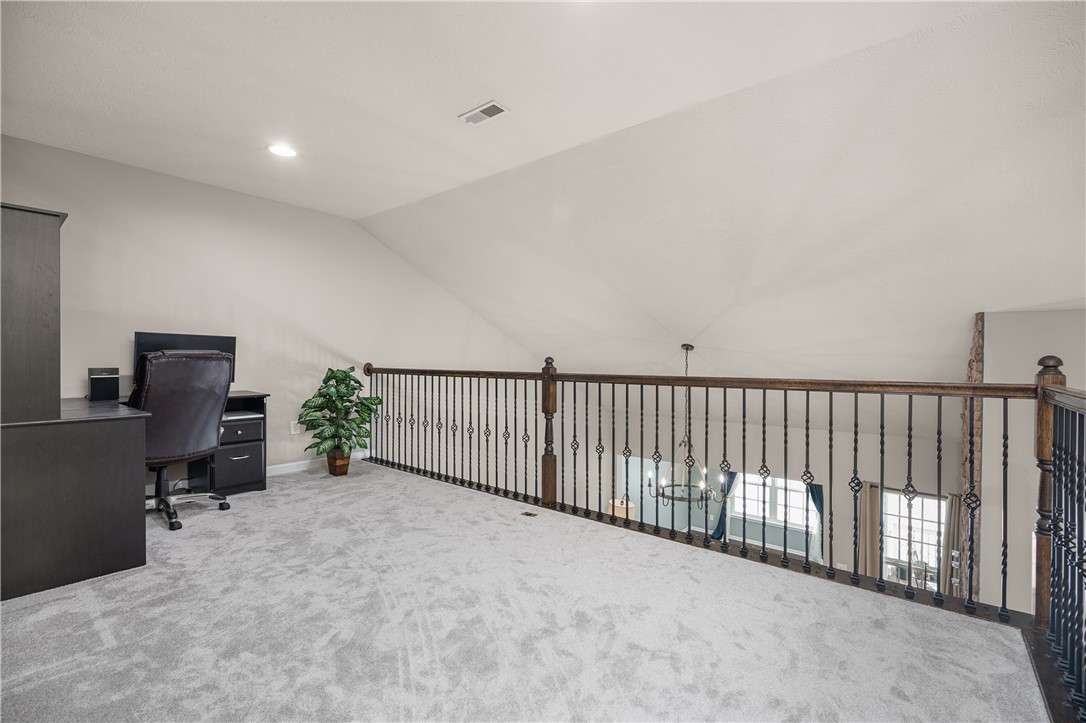 203 Ledge Rock Ln